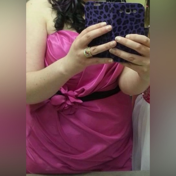 ✨Host Pick✨ Sleeveless fuchsia dress - Picture 5 of 11